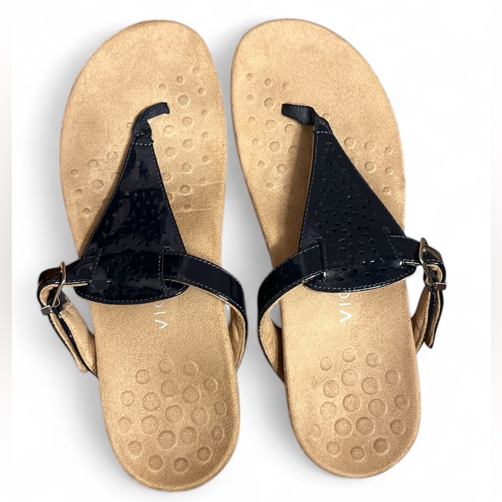 Vionic Black Patent Thong Sandals with Tan Footbed